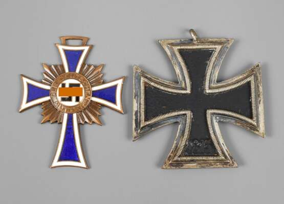 Eisernes Kreuz und Mutterkreuz - photo 1