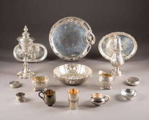 Sammlung Von 14 Silberobjekten Und Einem Versilberten Becher