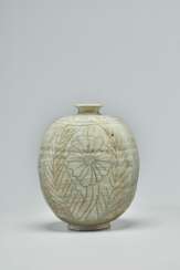 A BUNCHEONG INCISED STONEWARE BOTTLE VASE