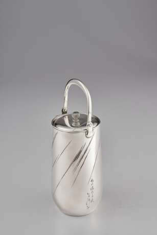 A SILVER EWER AND COVER - фото 2