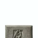 A RARE CARVED GRAY SCHIST WRESTLER'S WEIGHT - фото 1