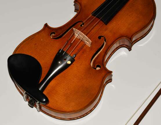 Violine mit Bogen - фото 11