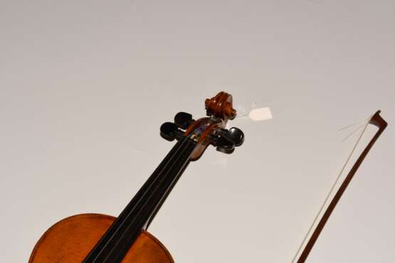 Violine mit Bogen - фото 13