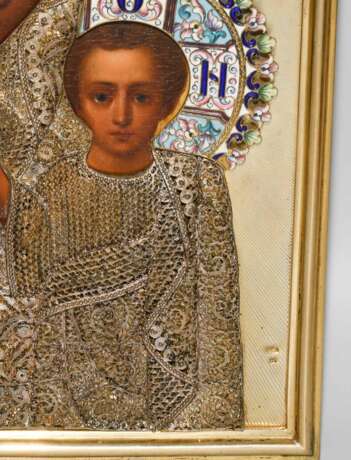 Gottesmutter von Kasan mit vergoldeter Silberbasma und Filigranoklad - photo 9