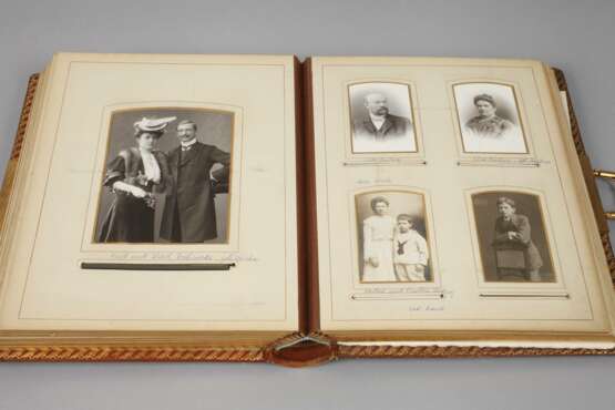 Zwei Fotoalben um 1900 - Foto 3