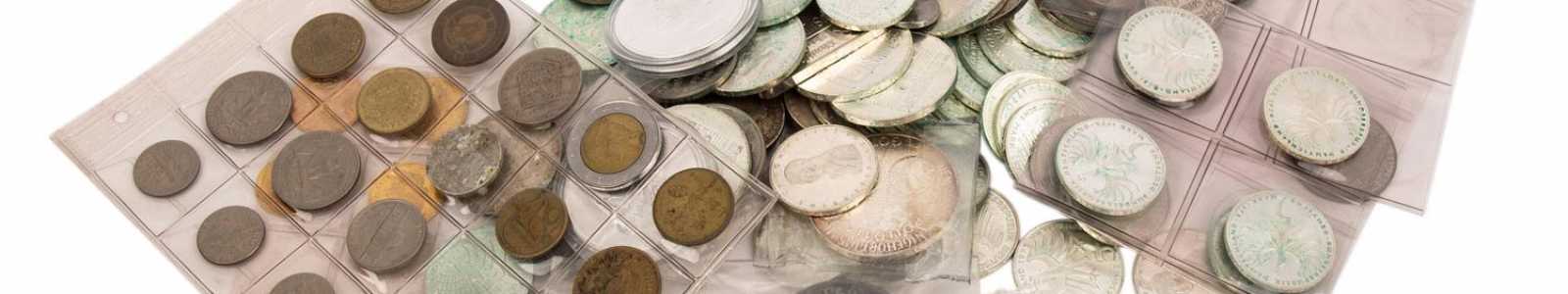Monnaies, médailles, timbres-poste, objets historiques