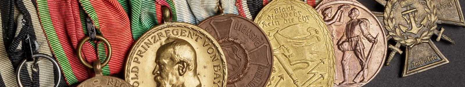 Médailles internationales et objets de collection historiques militaires