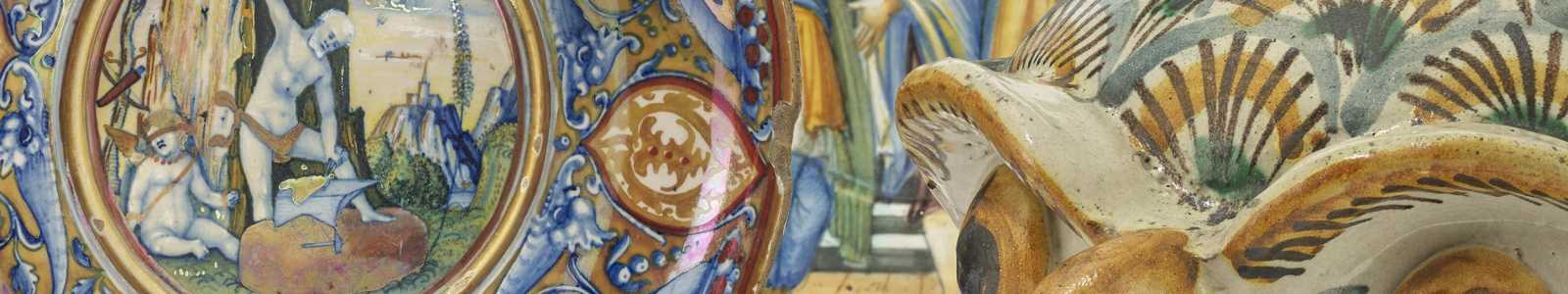 Deux Collections Privées de Céramiques Européennes, Coffrets Or et Argent
