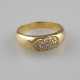 Goldring mit Diamantbesatz - Gelbgold 750/000 (18K), vertiefter - photo 1