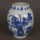 Blau-weiße Vase - China, frühe Qing-Dynastie, Porzellan, umlauf - photo 1