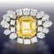 Ring: exklusiver vintage Goldschmiedering mit gelbem, unbehandeltem Ceylon Saphir von ca. 4,5ct und feinem Brillant/Diamantbesatz, Handarbeit, 18K Weißgold - photo 1