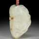 A WELL-CARVED WHITE JADE PEACH-FORM SNUFF BOTTLE - Foto 1