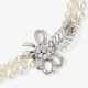 Zweireihige Zuchtperlenkette: Verschluss in Form eines stilsierten Bouquets mit qualitätvollen Diamanten - Foto 1