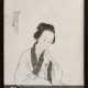 Feines chinesisches Portrait „Hofdame mit Zither 'Qin' und Grisaille Gewandborten“, Aquarell/Papier, o.l. dreispaltige Inschrift mit zwei roten Siegeln, Qing Zeit, für den westlichen Markt, 72,5x49cm (m.R. 77,5x54cm), leichte Altersspuren, min. fleckig - photo 1