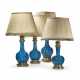 THREE GILT-BRONZE MOUNTED THEODORE DECK FAIENCE 'PERSIAN BLUE' BOTTLE VASES, MOUNTED AS LAMPS - Foto 1