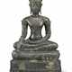 A LARGE BRONZE FIGURE OF BUDDHA - Foto 1