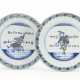 TWO CHINESE EXPORT PORCELAIN COMMEDIA DELL'ARTE 'SOUTH SEA BUBBLE' PLATES - Foto 1
