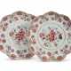 A PAIR OF CHINESE EXPORT PORCELAIN FAMILLE ROSE LOTUS DISHES - Foto 1