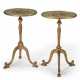 A PAIR OF GEORGE III CARVED GILTWOOD, POLYCHROME-PAINTED, AND PAPER SCROLL TABLES - Foto 1
