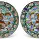 A PAIR OF CHINESE PAINTED ENAMEL BOXES AND COVERS - фото 1