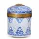 AN ORMOLU-MOUNTED CHINESE EXPORT PORCELAIN BLUE AND WHITE JAR AND COVER - photo 1