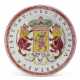 A CHINESE EXPORT PORCELAIN FAMILLE ROSE ARMORIAL `VOC` PLATE - Foto 1