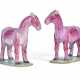 A PAIR OF CHINESE EXPORT PORCELAIN FAMILLE ROSE HORSES - фото 1