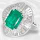 Ring: exklusiver, ehemals sehr teurer Smaragd/Diamant-Goldschmiedering mit "Ballerina"-Fassung, Einzelanfertigung aus Platin, natürlicher "Muzo-Green" Smaragd ca. 3,12ct, incl.GRS-Report - photo 1