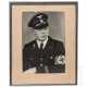 Großformatiges Portraitfoto eines SS-Mannes mit Ärmelband im Grenadier-Regiment "Brandenburg" - photo 1