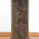 Marmor-Säule, 3-teilig, schwarzer gestufter Fuß und Deckplatte, H. 60 cm, Dm. 28 cm - Foto 1