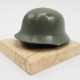 Wehrmacht: Schreibtischdekoration - Stahlhelm als Miniatur. - фото 1