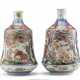Two Imari porcelain vases with relief animal figures - Foto 1