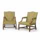 A PAIR OF GEORGE III MAHOGANY LIBRARY ARMCHAIRS - Foto 1
