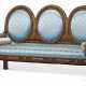 A LARGE FRENCH PARCEL-GILT AND MAHOGANY SOFA - Foto 1
