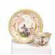 PORCELAIN TEA BOWL AND SAUCER WITH LARGE CARTOUCHES OF CHINOISERIES - Foto 1