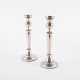 PAIR OF SILVER CANDLESTICKS WITH SPHERICAL NODE - Foto 1