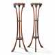 A PAIR OF GEORGE III STYLE MAHOGANY TORCHERES - Foto 1