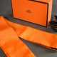 Hermès Seiden Twilly "Bolduc Orange", 87x5cm, in Original Box, Tragespuren - фото 1