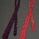2 Hermès Seiden Krawatten: rotes "Springendes Pferd" (866 PA, Gebrauchsspuren) und marineblaue "Trensen" (7077 OA), L. 145cm, B. 8/8,5cm - фото 1