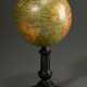 Englischer Miniatur Globus auf Holzfuß „3 Inch Globe by W. & A.K. Johnston Ltd. Edinburgh and London“, H. 25,5cm, Fuß rest. - Foto 1