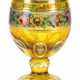Pokalglas, Klarglas mit gelbem Überfang, polychrome Blumenbordüre und Goldränder, H. 13,5 cm - photo 1