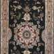 Täbris, Persien, Wolle mit Seide, schwarzgrundig mit Floralmuster und Zentralmedaillon, 200x82 cm - фото 1