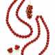 Red coral bead and yellow gold jewellery set compr… - photo 1