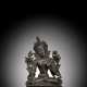 Bronze der Syamatara mit Resten von Vergoldung auf einem Lotus sitzend - фото 1