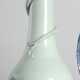 Seltene Dehua-Vase mit plastischem Chilong um den Hals - Foto 1