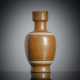 'Faux-Bronze'-Vase aus Porzellan mit kronenartiger Mündung - фото 1
