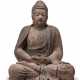 Statue des Buddha Shakyamuni aus Holz mit polychromer Fassung - photo 1