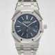 AUDEMARS PIGUET. AN ATTRACTIVE STAINLESS STEEL AUTOMATIC WRISTWATCH WITH DATE AND BRACELET - Foto 1