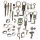 Acht Fibeln, zehn Schlüssel, sieben Ringe, vier Pinzetten und weitere Kleinobjekte, meist römisch, 2. - 3./14. Jhdt. n. Chr. - фото 1