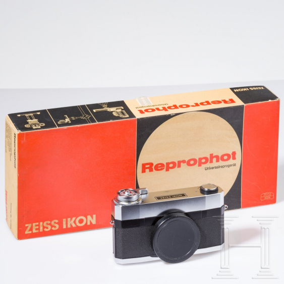 Zeiss Ikon 563/03 for 85mm and 135mm finder attachment with Zeiss Ikon 563/03 for 85mm and 135mm finder attachment with